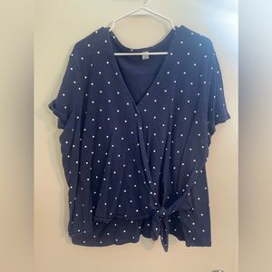 Navy and white polka dot wrap shirt 🤍💙